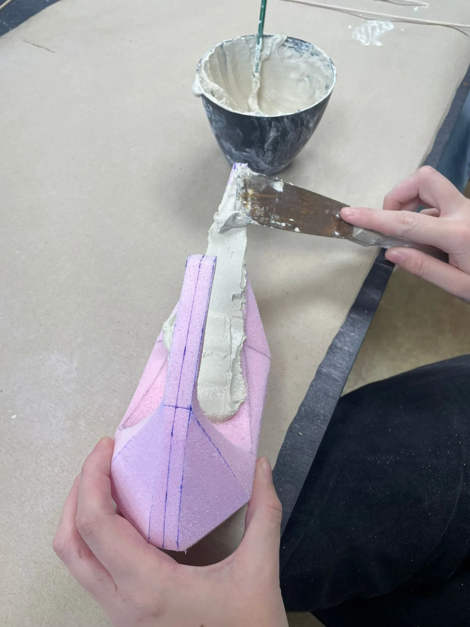 Watering can CORALLO – Applying the filler